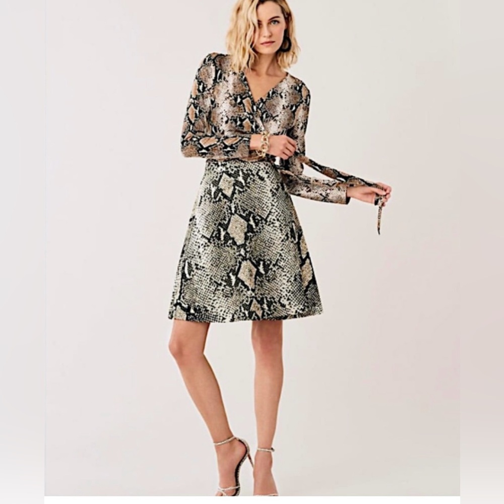 Diane Von Furstenberg Iconic Classic Snake Print
 Long Sleeve Wrap Dress Size 12